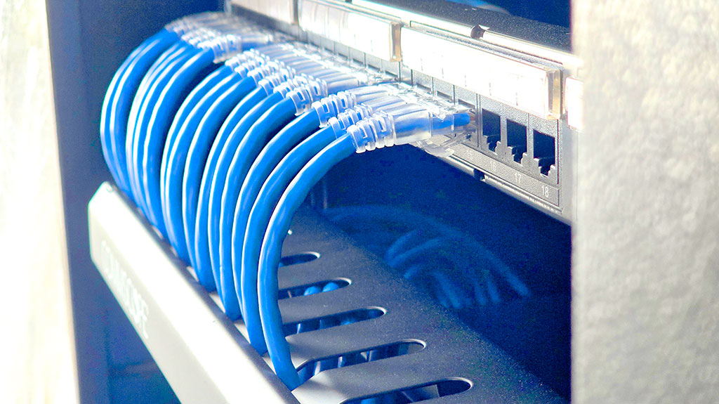 Dây nhảy Cat6 Commscope màu xanh UTP RJ45 dài 5m