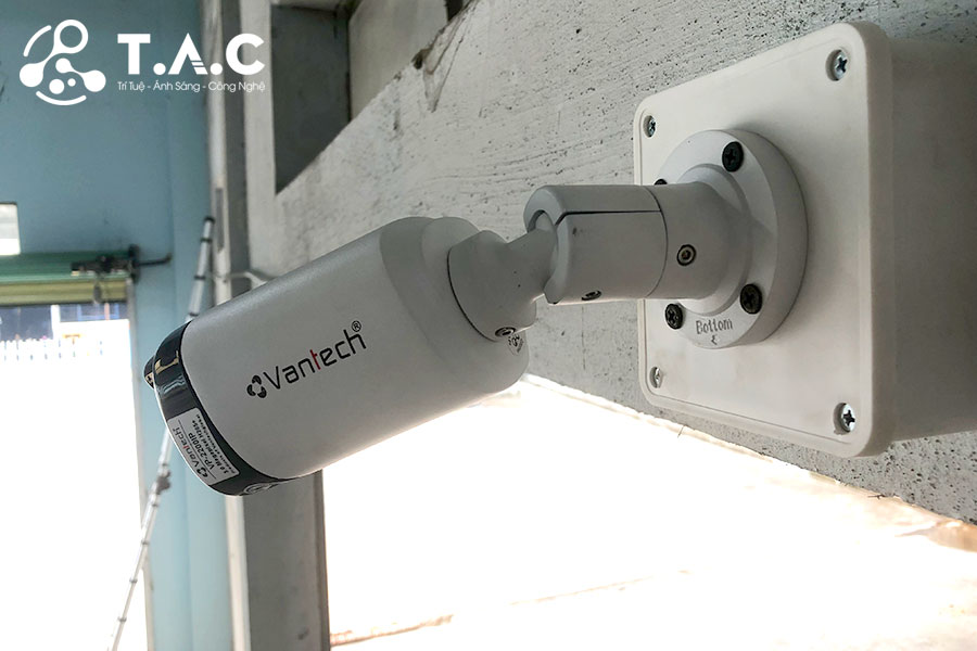 camera quan sát nhà xưởng