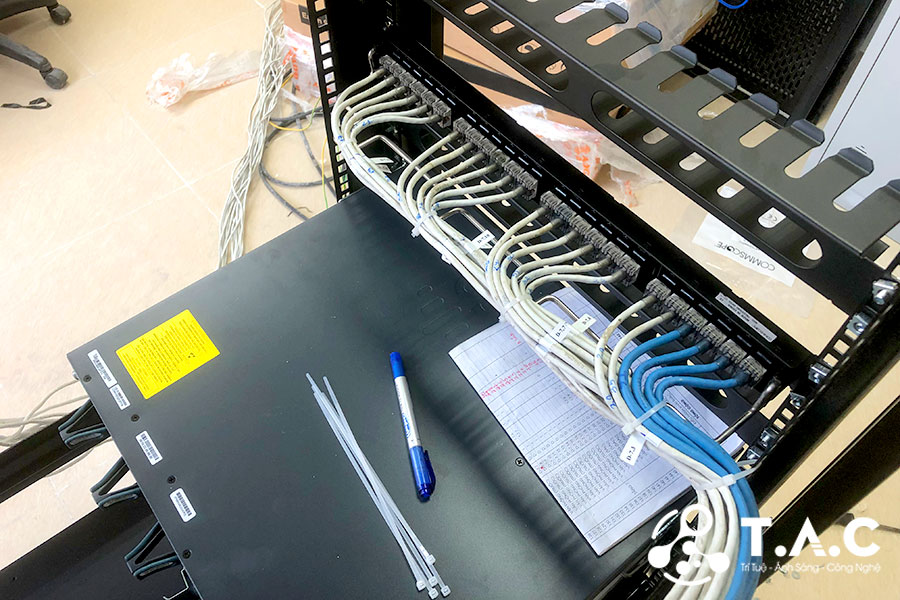 thi công mạng lan