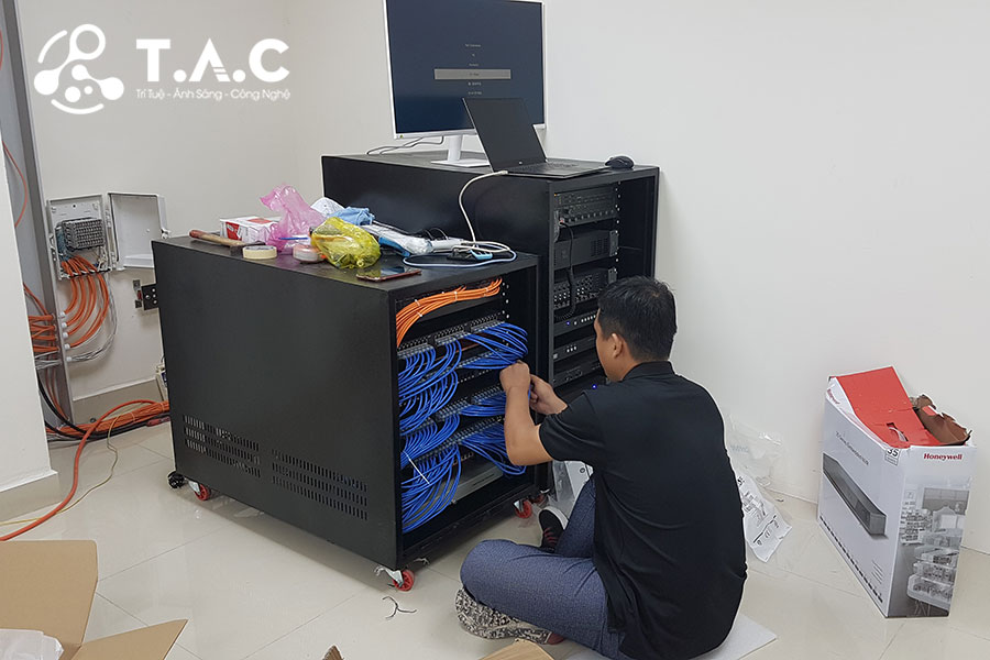 thi công mạng văn phòng