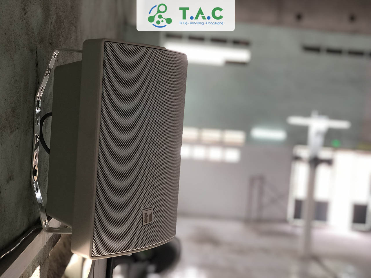 Lắp đặt hệ thống âm thanh thông báo công cộng, tòa nhà và nhà xưởng