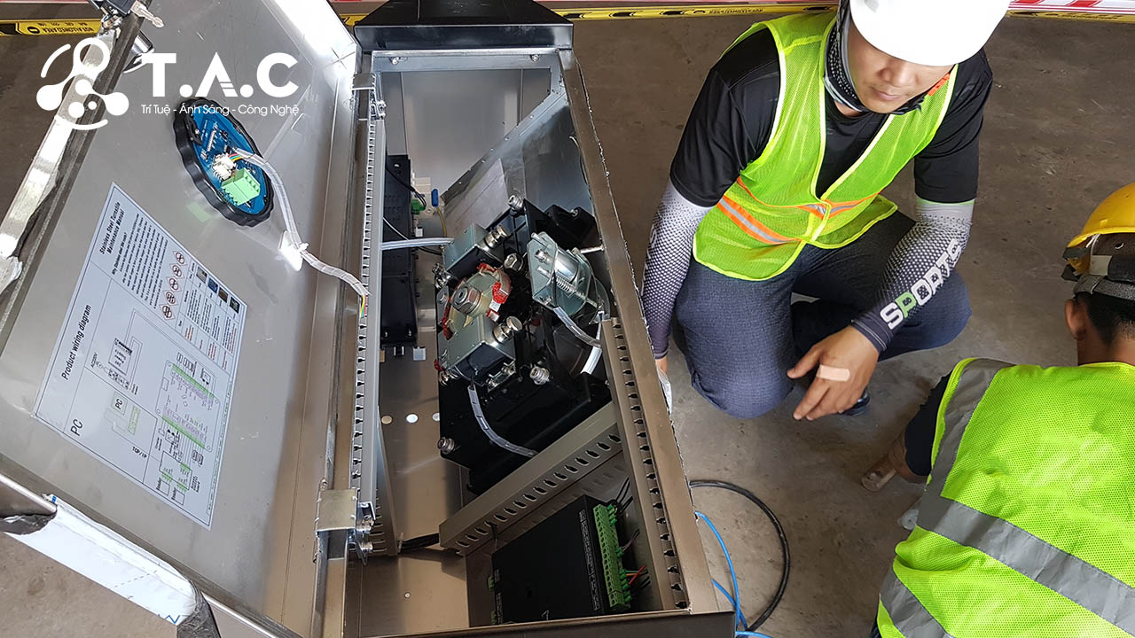 Cửa phân làn - Giải pháp cổng an ninh kiểm soát lobby tòa nhà